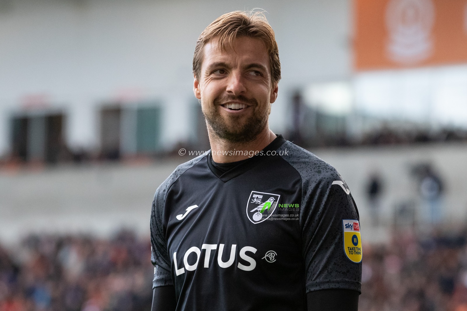 Tim Krul #1 of Norwich City tells the Blackpool fans to keep the noise down during the Sky Bet Championship match Blackpool vs Norwich City at Bloomfield Road, Blackpool, United Kingdom, 1st October 2022

(Photo by James Heaton/News Images)