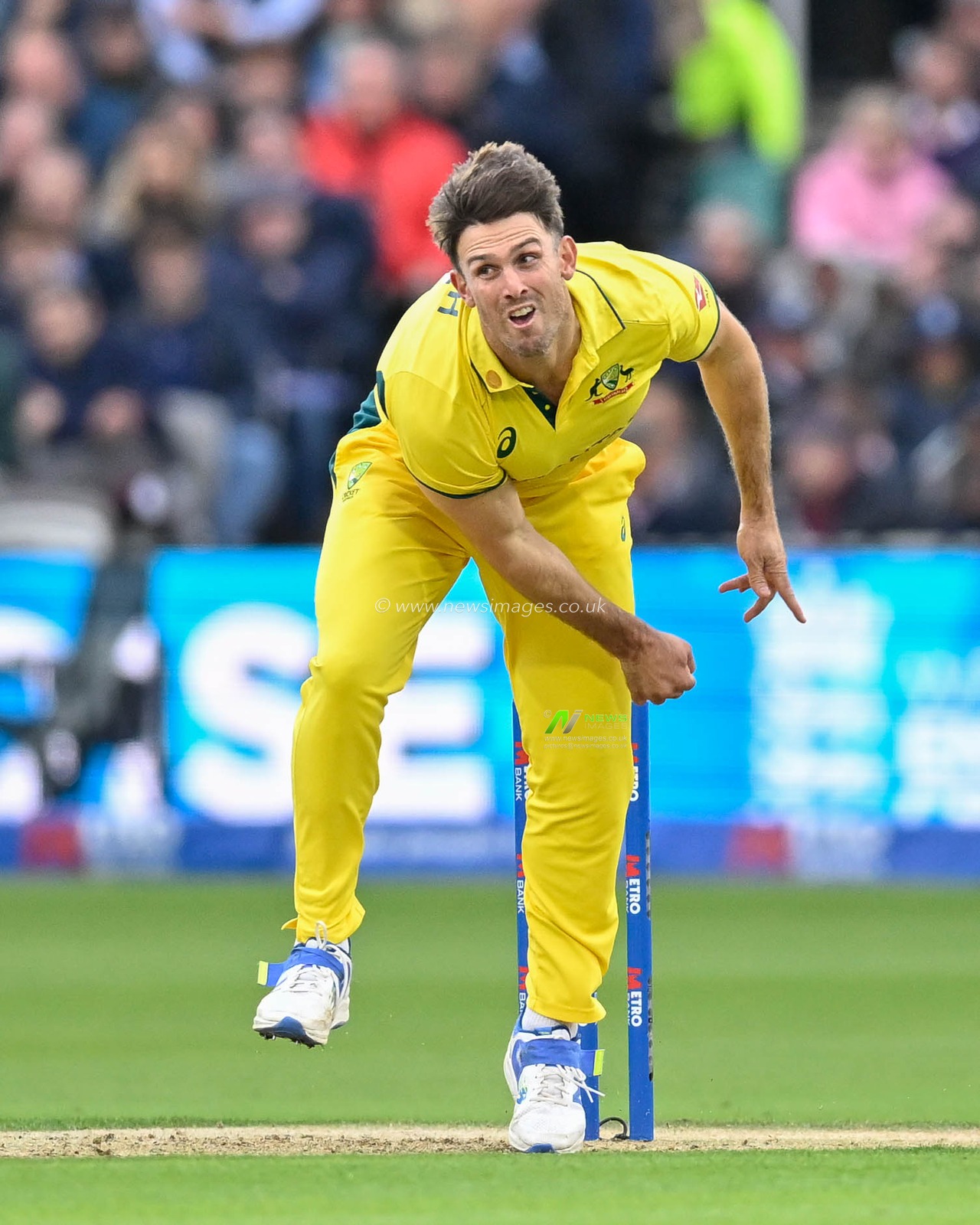 Mitchell MARSH of Australia bowling during the Third Metro Bank One Day International England v Australia at Lords, London, United Kingdom, 27th September 2024

(Photo by Mark Dunn/News Images)