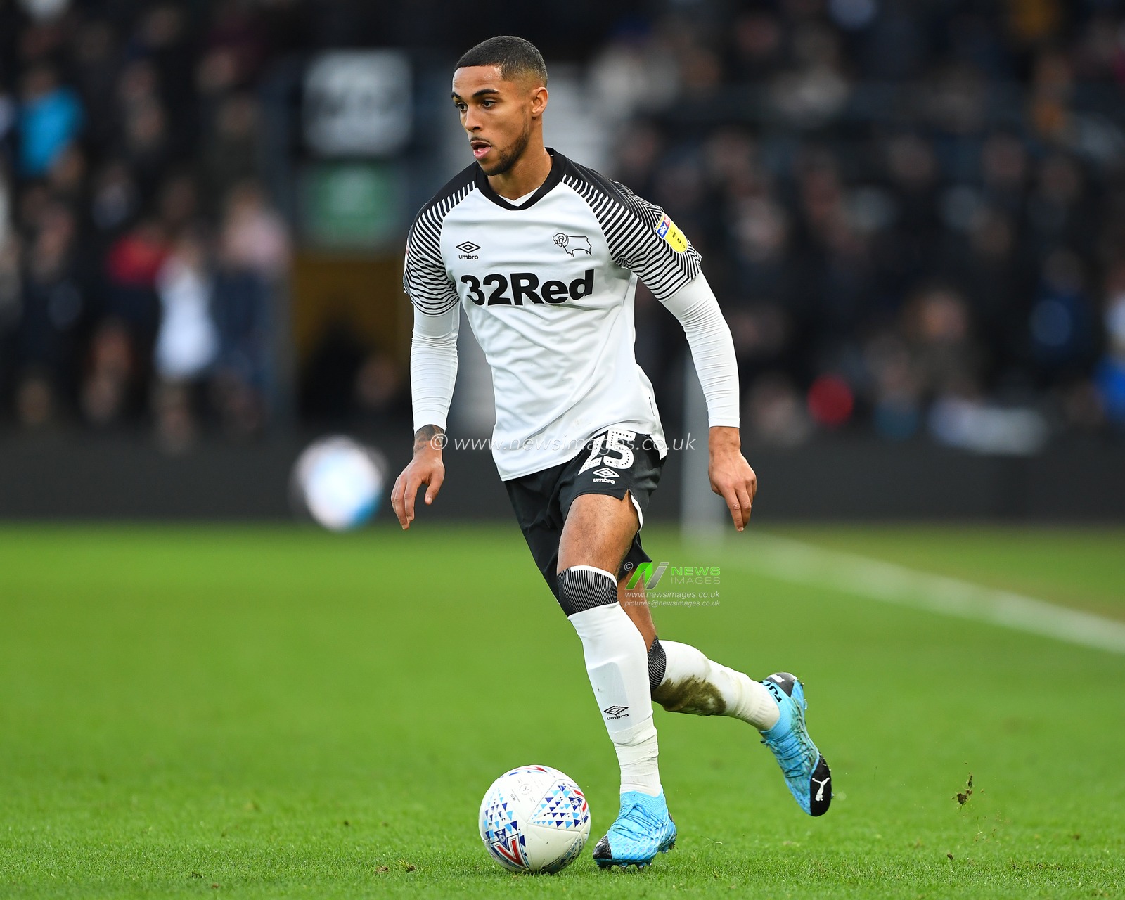 18th January 2020, Pride Park Stadium, Derby, England; Sky Bet Championship, Derby County v Hull City : Max Lowe (25) of Derby County 

Credit: Jon Hobley/News Images