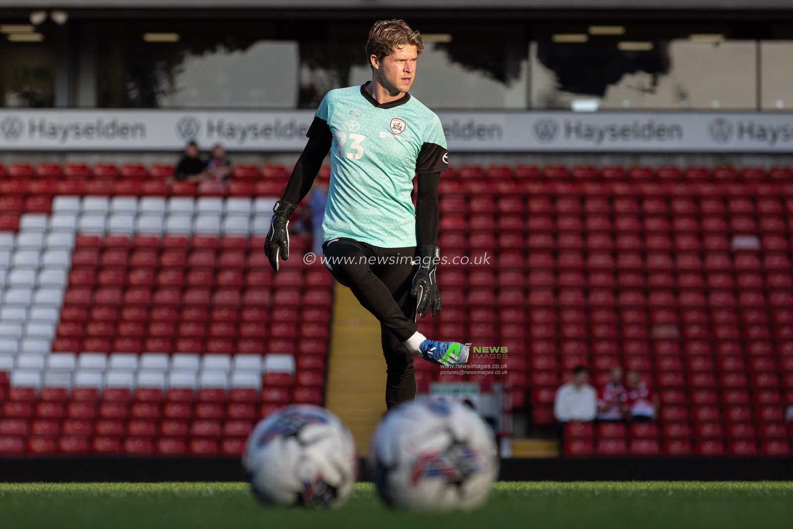 Ben Killip #23 of Barnsley in the pregame warmup session during the Papa John's Trophy match Barnsley vs Grimsby Town at Oakwell, Barnsley, United Kingdom, 5th September 2023

(Photo by Mark Cosgrove/News Images)