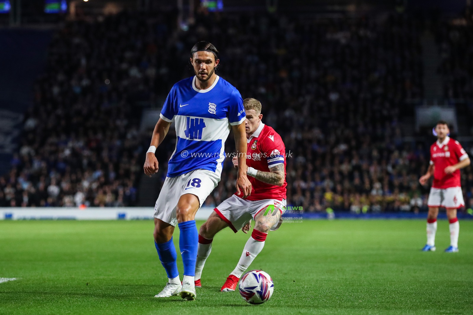Willum ÃžÃ³r Willumsson of Birmingham City passes the ball during the Sky Bet League 1 match Birmingham City vs Wrexham at St. Andrew's @ Knighthead Park, Birmingham, United Kingdom, 16th September 2024

(Photo by Gareth Evans/News Images)