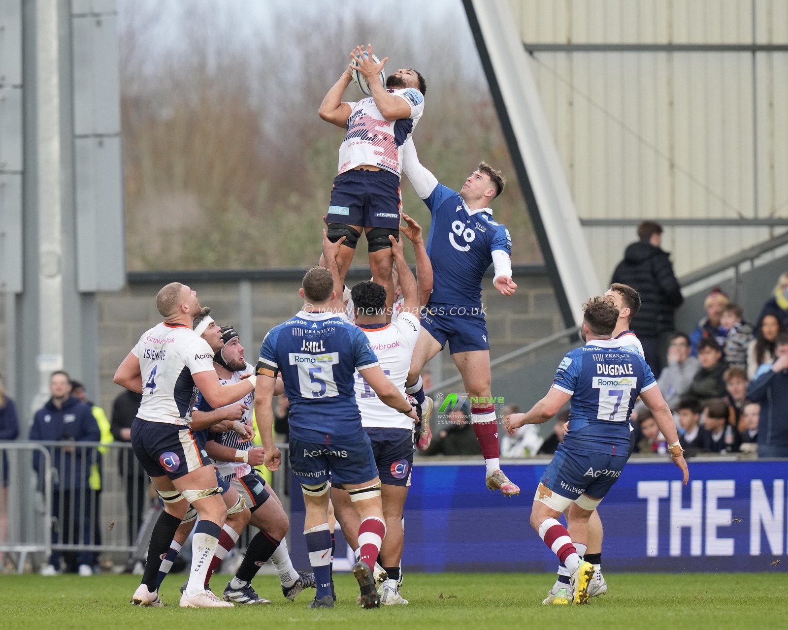 Tom Roebuck #14 of Sale Sharks competes for a high ball with Andy Christie #7 of Saracens during the Gallagher Premiership match Sale Sharks vs Saracens at AJ Bell Stadium, Eccles, United Kingdom, 5th March 2023

(Photo by Steve Flynn/News Images)