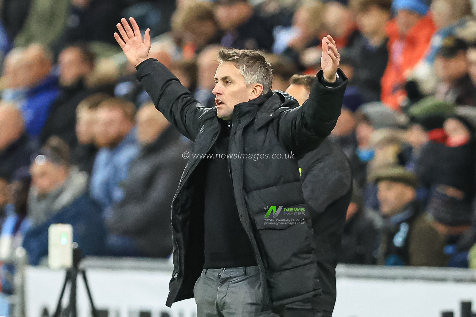 Kieran McKenna manager of Ipswich Town reacts during the Sky Bet Championship match Coventry City vs Ipswich Town at Coventry Building Society Arena, Coventry, United Kingdom, 29th December 2025

(Photo by Euan Manning/News Images)

*** GER AUT SUI OUT ***