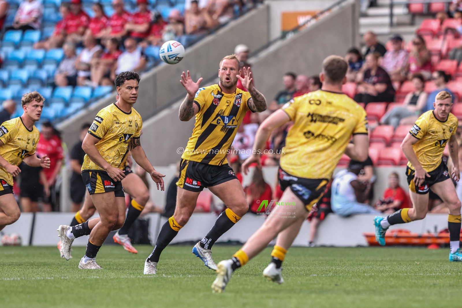 Joe Westerman of Castleford Tigers during pre-game warm up during the Betfred Super League Round 18 match Salford Red Devils vs Castleford Tigers at Salford Community Stadium, Eccles, United Kingdom, 13th July 2025

(Photo by Alfie Cosgrove/News Images)