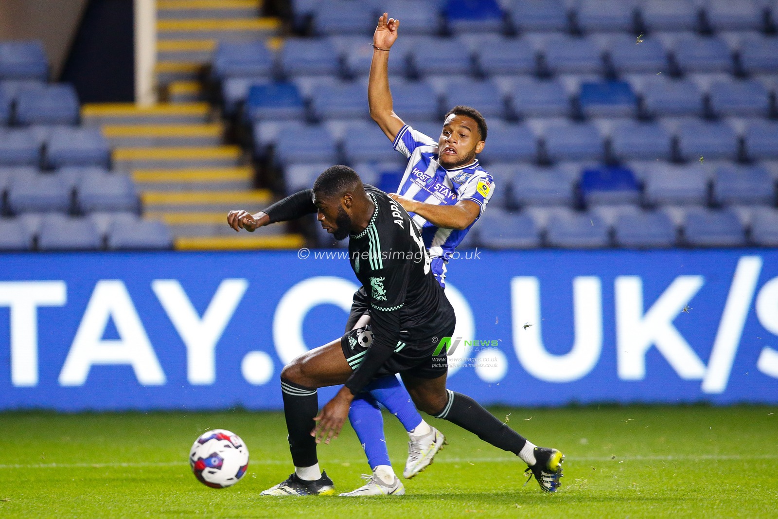 Leojo Davidson #12 of Sheffield Wednesday attempts a shot on goal during the Papa John's Trophy match Sheffield Wednesday vs Leicester City U21 at Hillsborough, Sheffield, United Kingdom, 18th October 2022

(Photo by Ben Early/News Images)