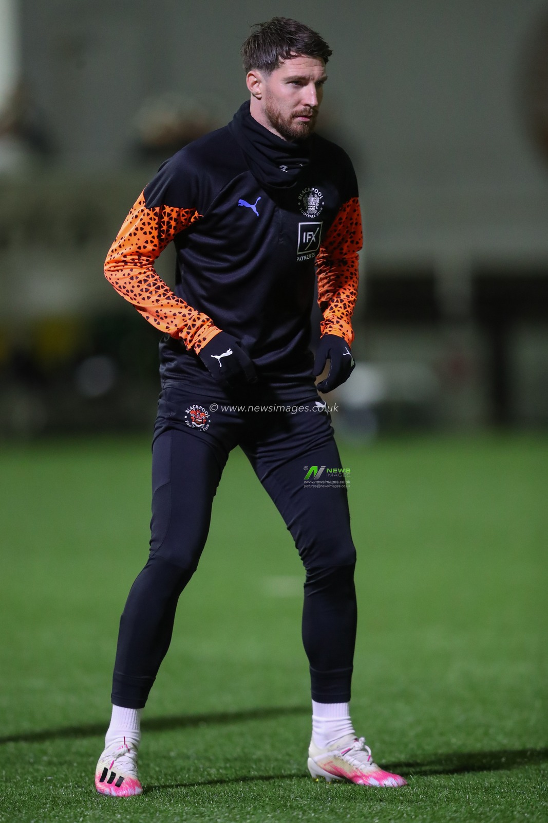 James Husband #3 of Blackpool during the pre-game warm up ahead of the Emirates FA Cup match Bromley FC vs Blackpool at Bromley Football Club, Hayes Lane, United Kingdom, 4th November 2023

(Photo by Gareth Evans/News Images)