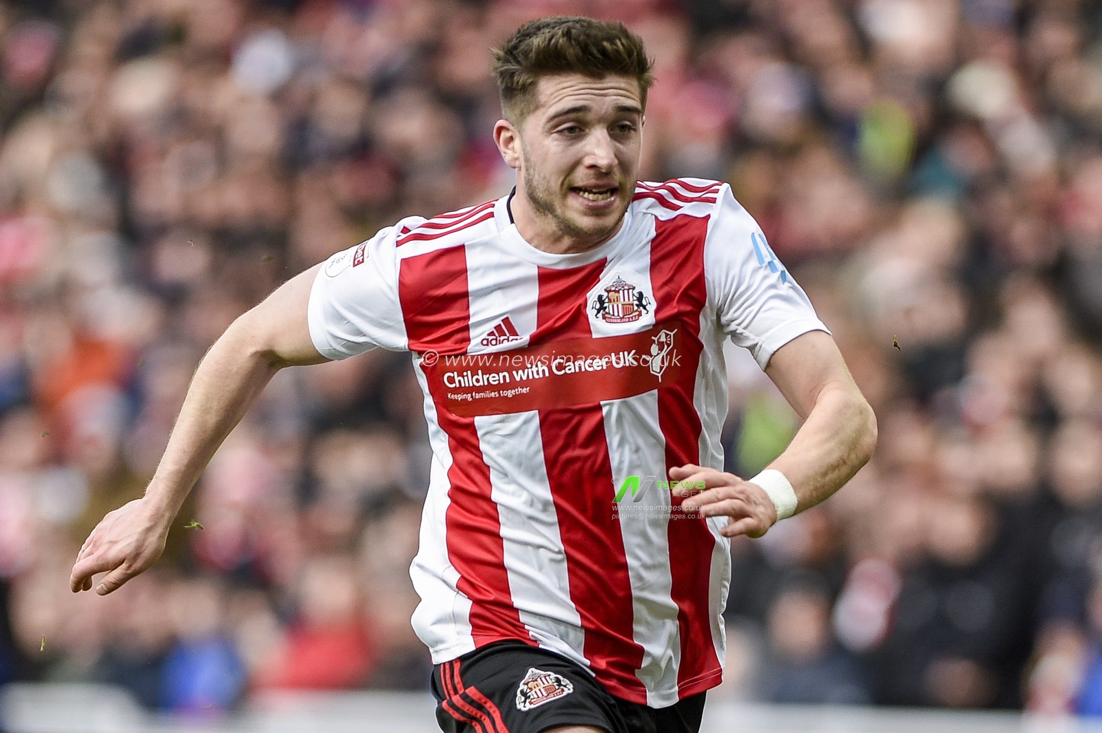 8th February 2020, Stadium Of Light, Sunderland, England; Sky Bet League 1, Sunderland v Ipswich Town : Lynden Gooch (11) of Sunderland in action