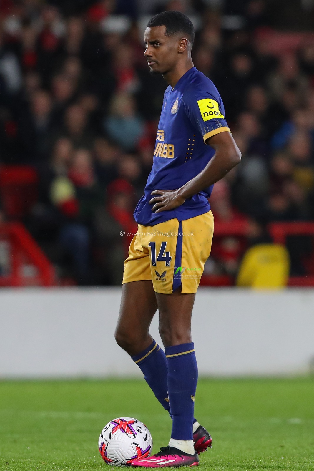 Alexander Isak #14 of Newcastle United during the Premier League match Nottingham Forest vs Newcastle United at City Ground, Nottingham, United Kingdom, 17th March 2023

(Photo by Gareth Evans/News Images)