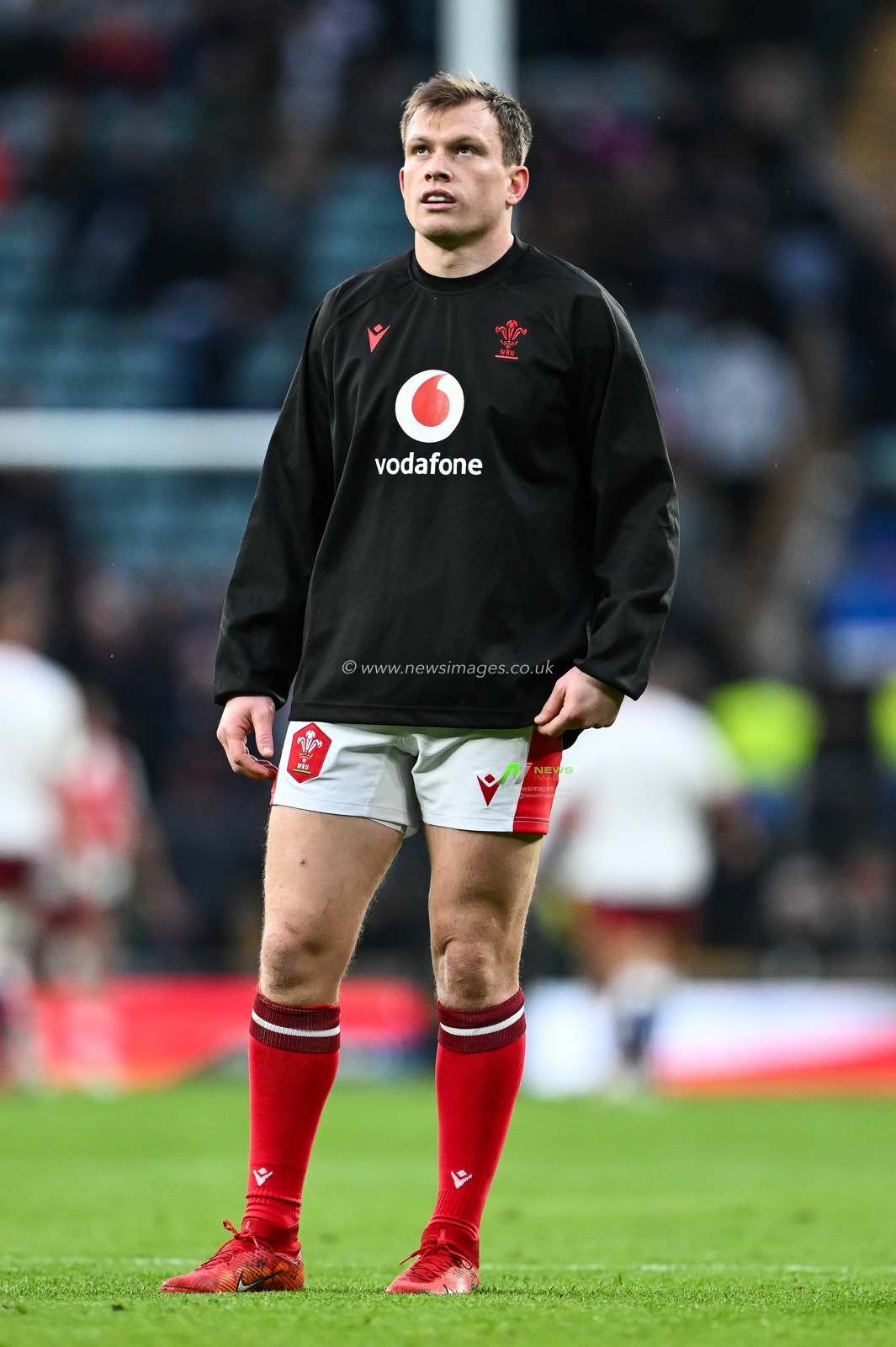 Nick Tompkins of Wales during pre match warm up ahead of the 2024 Guinness 6 Nations match England vs Wales at Twickenham Stadium, Twickenham, United Kingdom, 10th February 2024

(Photo by Craig Thomas/News Images)
