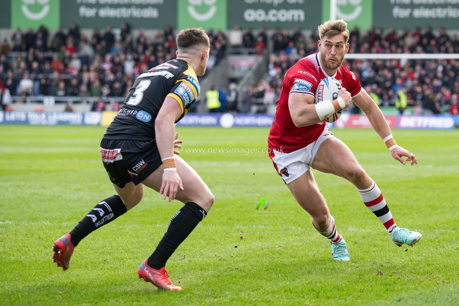 Jack Ormondroyd of Salford Red Devils in action during the Betfred Super League match Salford Red Devils vs Castleford Tigers at Salford Community Stadium, Eccles, United Kingdom, 25th February 2024

(Photo by Craig Thomas/News Images)