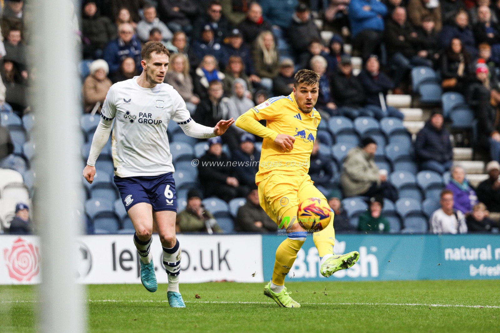 JoÃ«l Piroe of Leeds United takes a shot during the Sky Bet Championship match Preston North End vs Leeds United at Deepdale, Preston, United Kingdom, 14th December 2024

(Photo by Jorge Horsted/News Images)