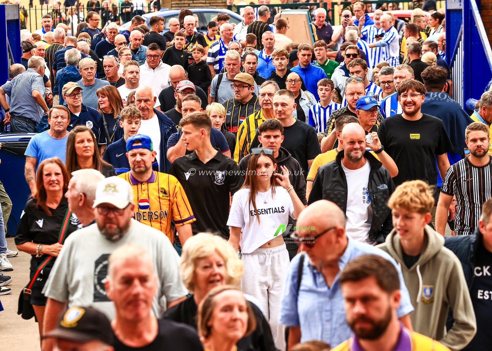Sheffield Wednesday fans during the Sky Bet Championship match Sheffield Wednesday vs Stoke City at Hillsborough, Sheffield, United Kingdom, 16th August 2025

(Photo by Richard Bierton/News Images)