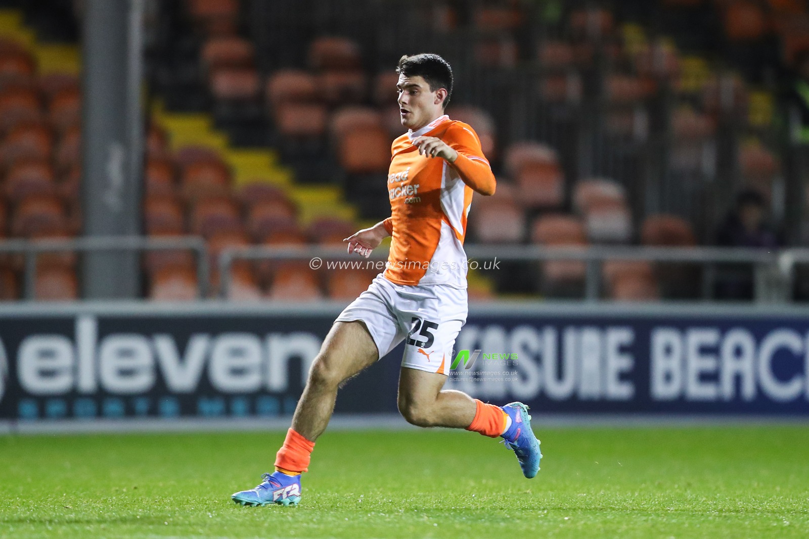 Rob Apter of Blackpool during the Sky Bet League 1 match Blackpool vs Wigan Athletic at Bloomfield Road, Blackpool, United Kingdom, 28th October 2024

(Photo by Gareth Evans/News Images)