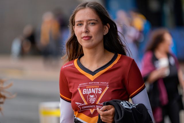 Giants cheerleader enter the stadium prior to kick off during the Betfred Super League round 7 match Huddersfield Giants vs York Knights at Accu Stadium, Huddersfield, United Kingdom on 04 April 2026

(Photo by Maynard Manyowa/News Images)