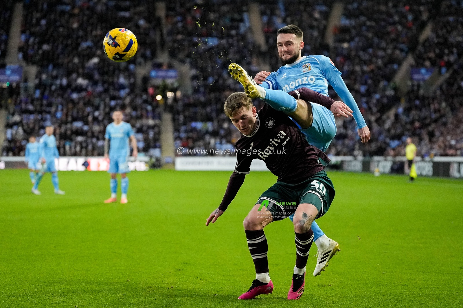 Matt Grimes, of Coventry City challenges for the ball with ,Ethan Galbraith during the Sky Bet Championship match Coventry City vs Swansea City at Coventry Building Society Arena, Coventry, United Kingdom, 26th December 2025

(Photo by Maynard Manyowa/News Images)

*** GER AUT SUI OUT ***