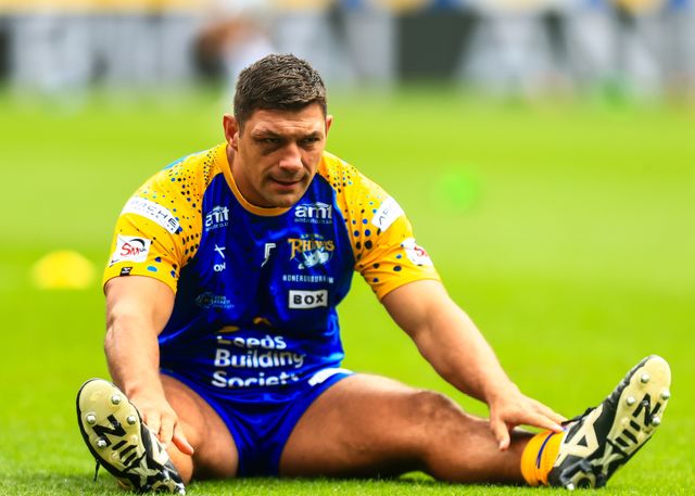 Ryan Hall  of Leeds Rhinos in the pre-game warm up  during the Betfred Super League Round 24 match Hull FC vs Leeds Rhinos at MKM Stadium, Hull, United Kingdom, 30th August 2025

(Photo by Richard Bierton/News Images)