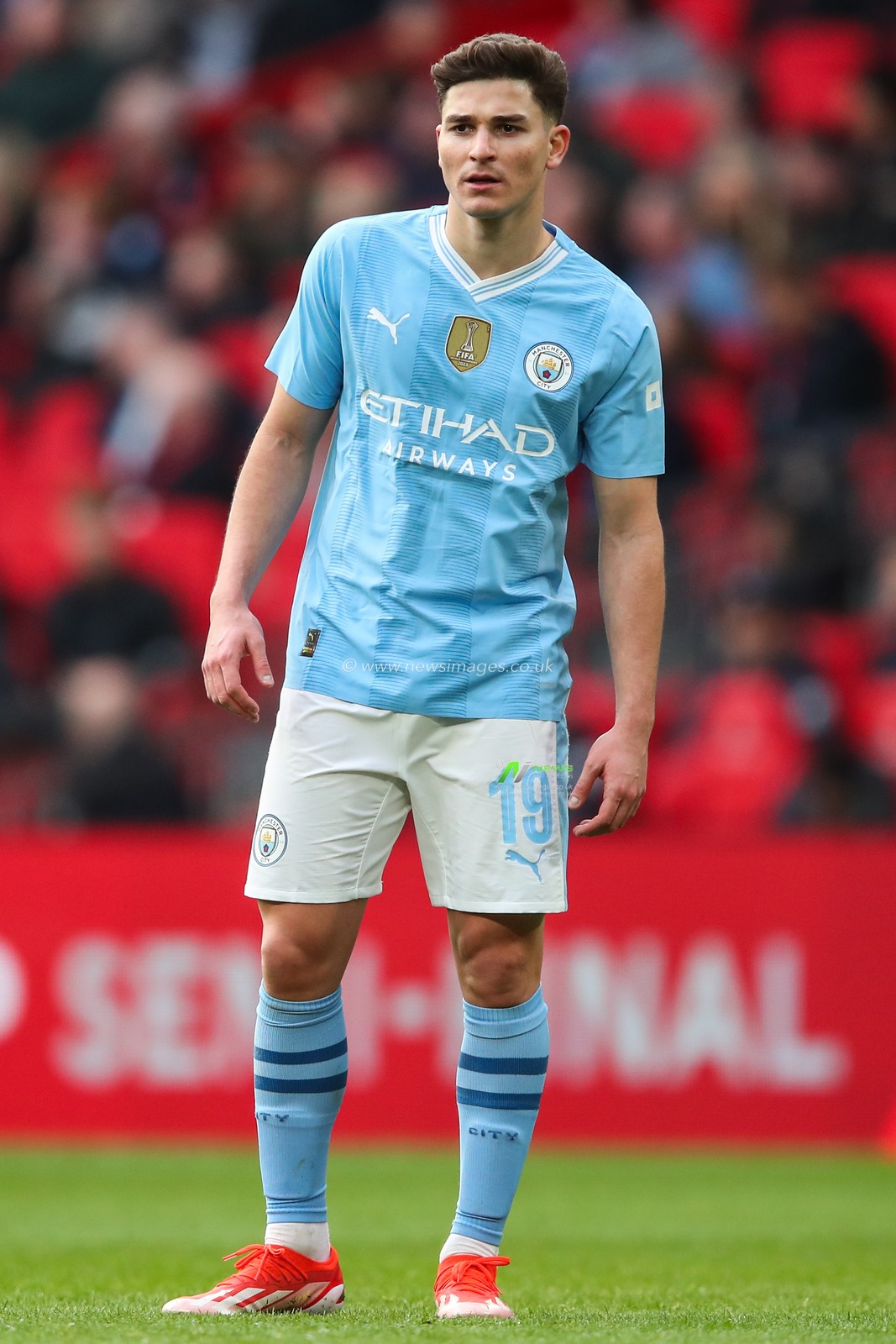 JuliÃ¡n Ãlvarez of Manchester City during the Emirates FA Cup Semi-Final match Manchester City vs Chelsea at Wembley Stadium, London, United Kingdom, 20th April 2024

(Photo by Gareth Evans/News Images)