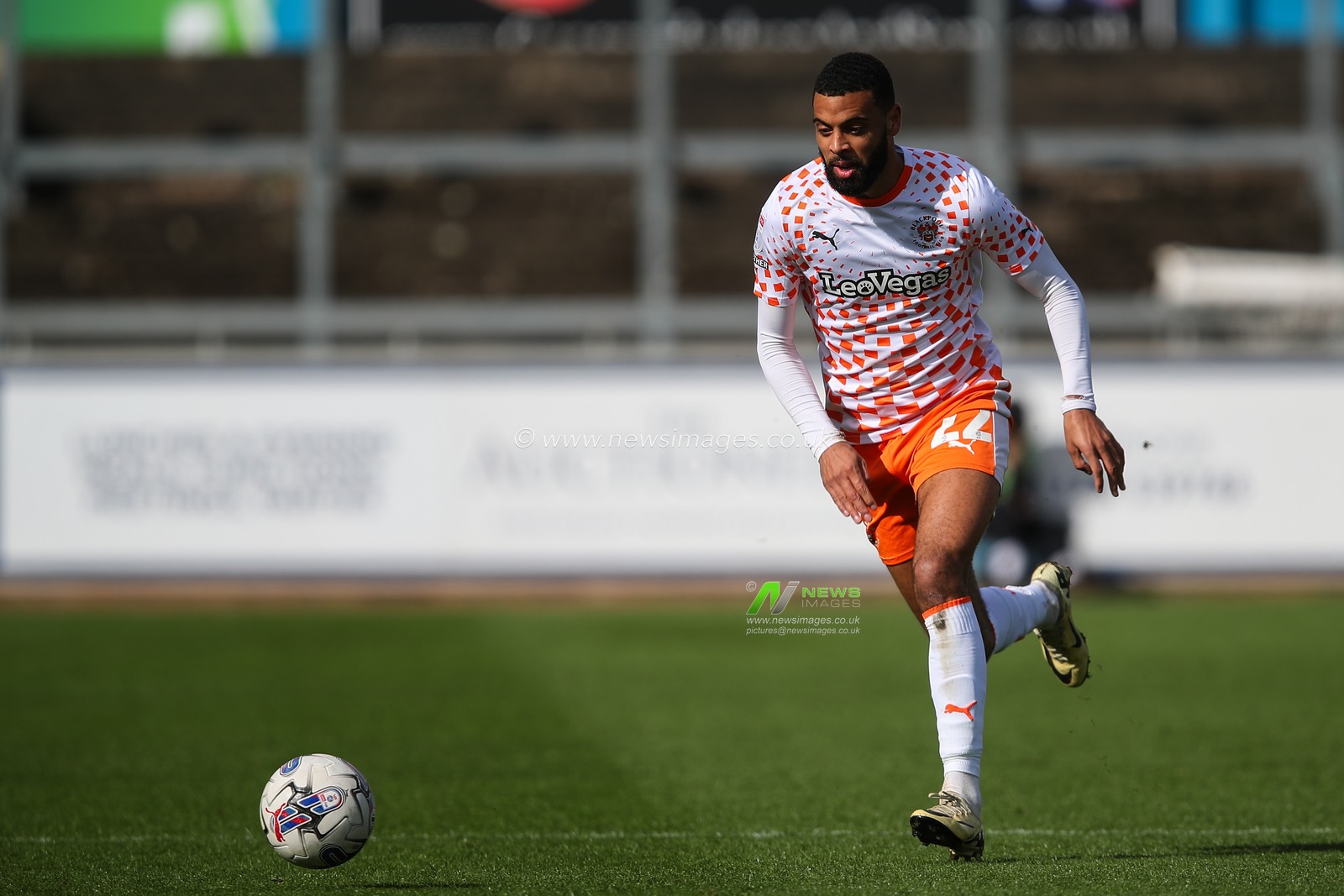 CJ Hamilton of Blackpool breaks with the ball during the Sky Bet League 1 match Carlisle United vs Blackpool at Brunton Park, Carlisle, United Kingdom, 13th April 2024

(Photo by Gareth Evans/News Images)