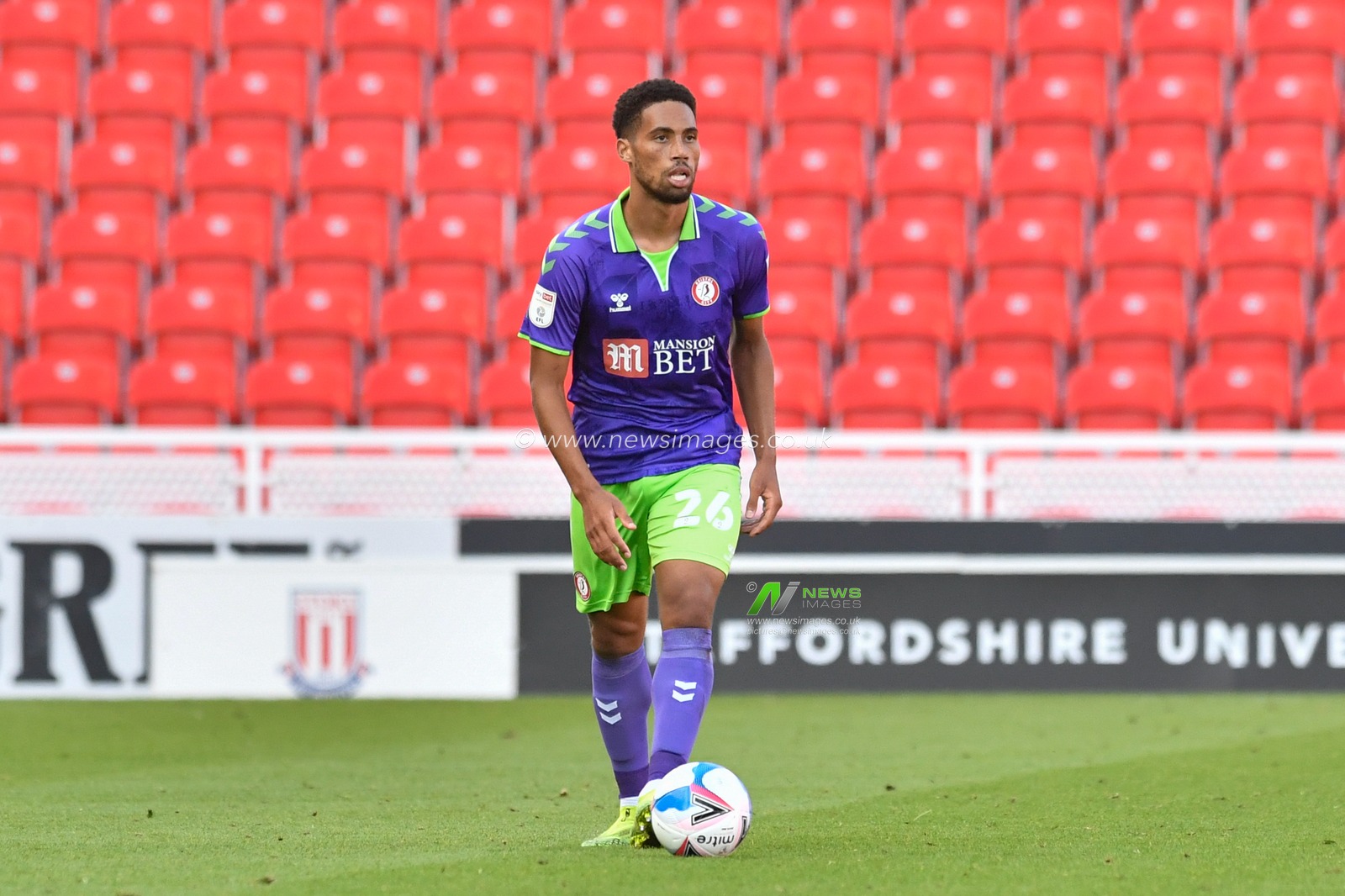 Zak Vyner (26) of Bristol City looks for a pass