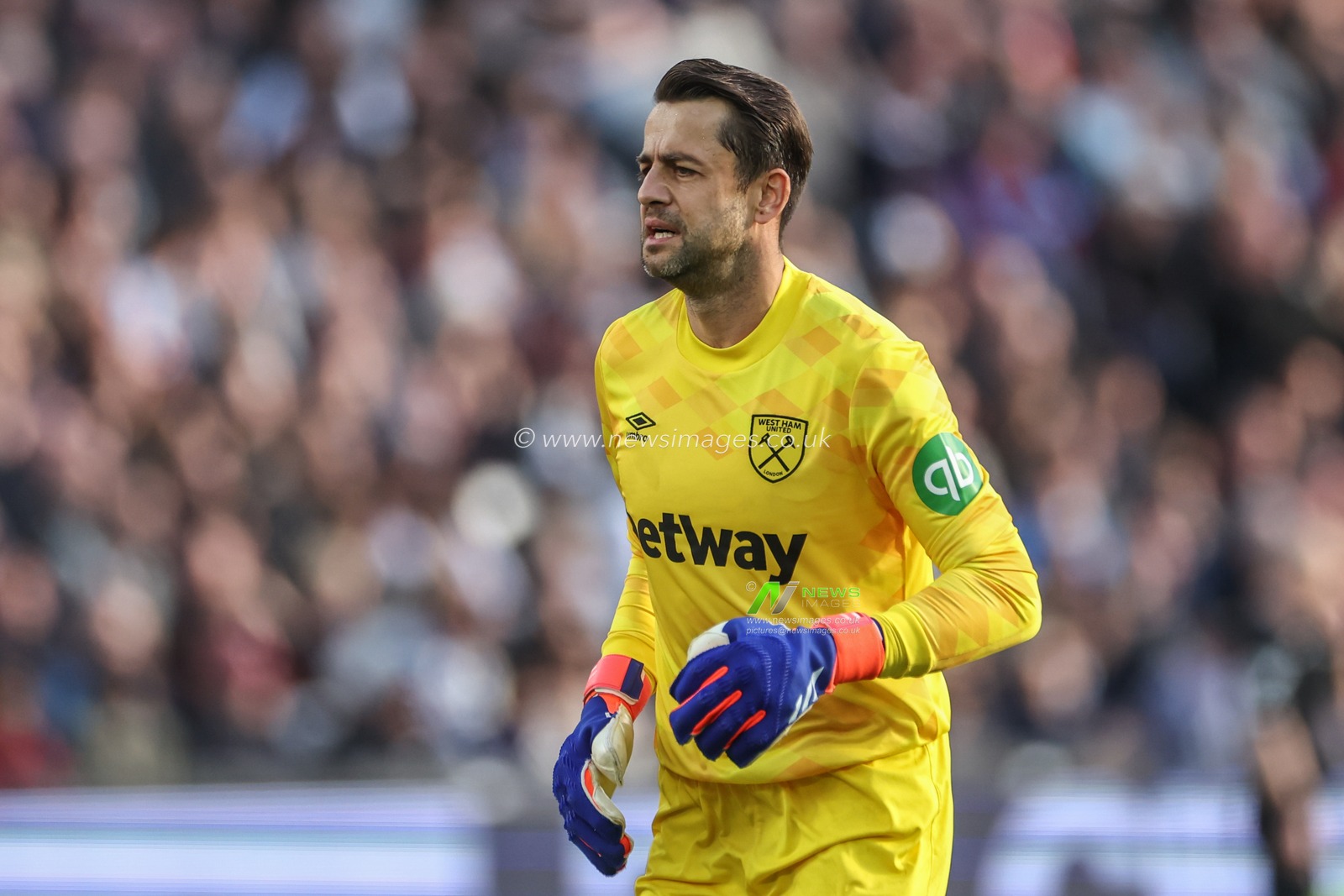 Åukasz FabiaÅ„ski of West Ham United during the Premier League match West Ham United vs Manchester United at London Stadium, London, United Kingdom, 27th October 2024

(Photo by Mark Cosgrove/News Images)