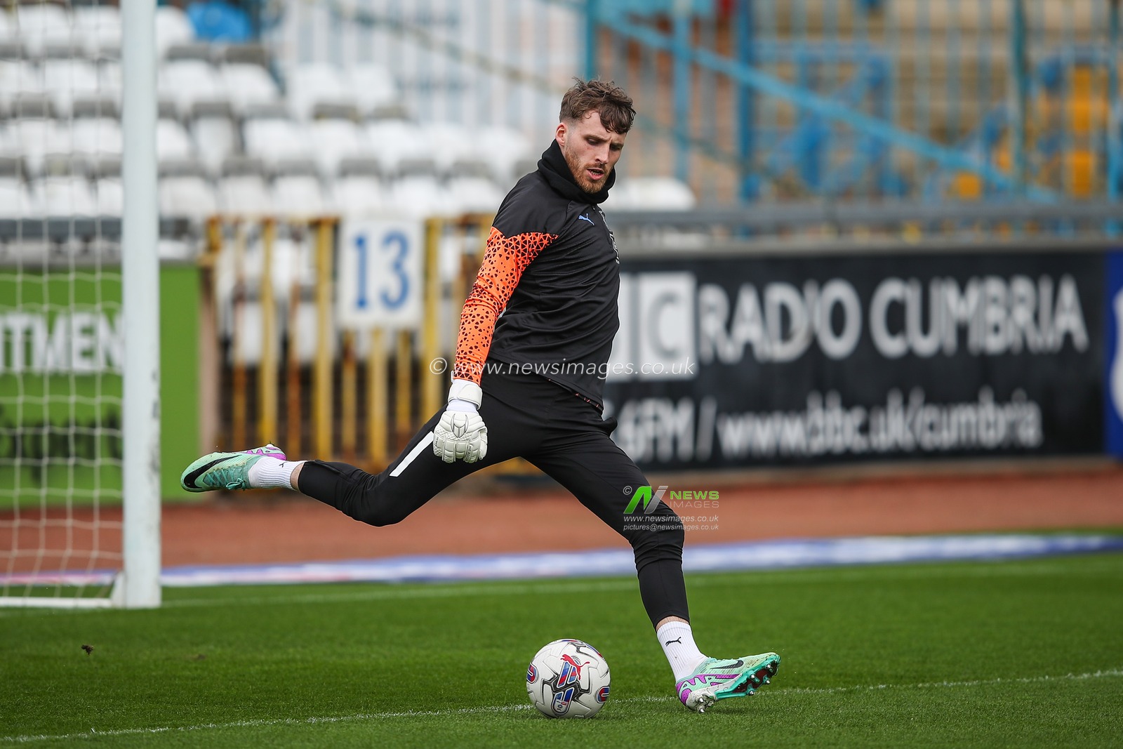 Daniel Grimshaw of Blackpool during the pre-game warm up ahead of the Sky Bet League 1 match Carlisle United vs Blackpool at Brunton Park, Carlisle, United Kingdom, 13th April 2024

(Photo by Gareth Evans/News Images)