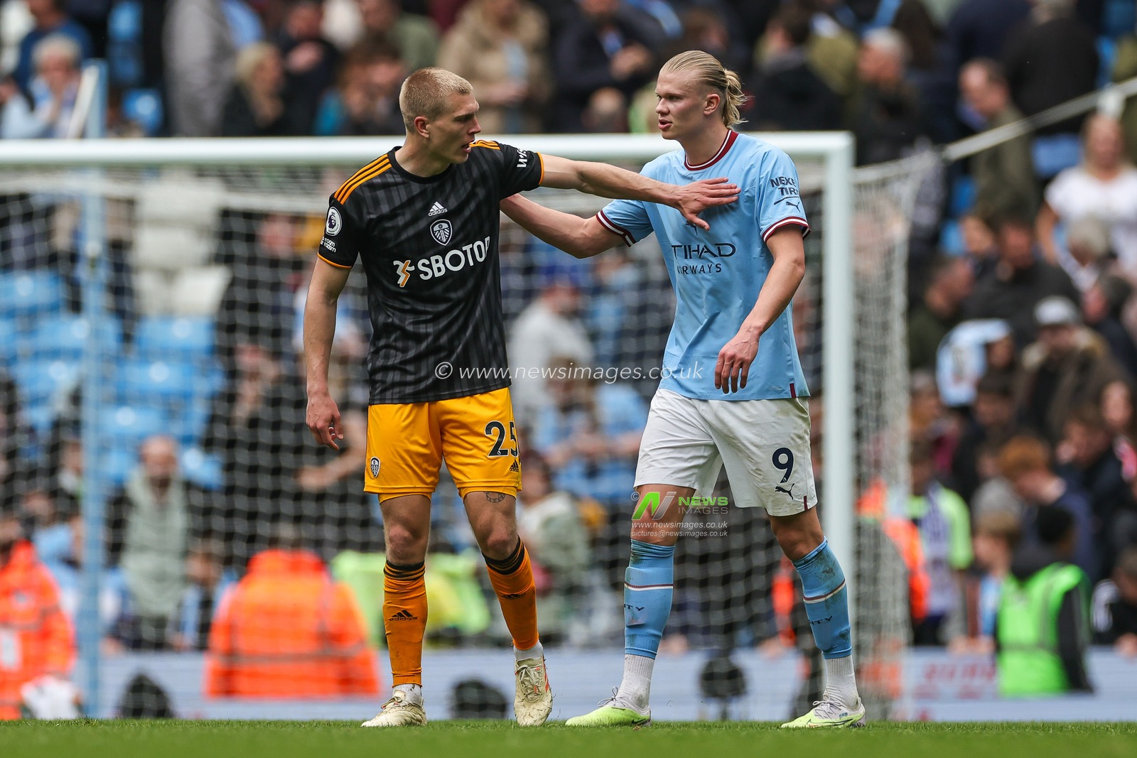 Erling Haaland #9 of Manchester City and former team mate Rasmus Kristensen #25 of Leeds United chat at the end of the Premier League match Manchester City vs Leeds United at Etihad Stadium, Manchester, United Kingdom, 6th May 2023

(Photo by Mark Cosgrove/News Images)