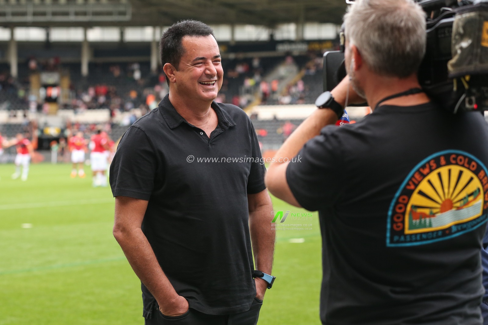 Hull City owner Acun Ilicali clearly enjoying life and being interviewed by Sky Sports TV before the Sky Bet Championship match Hull City vs Sheffield United at MKM Stadium, Hull, United Kingdom, 4th September 2022

(Photo by David Greaves Photos/ Via/News Images)