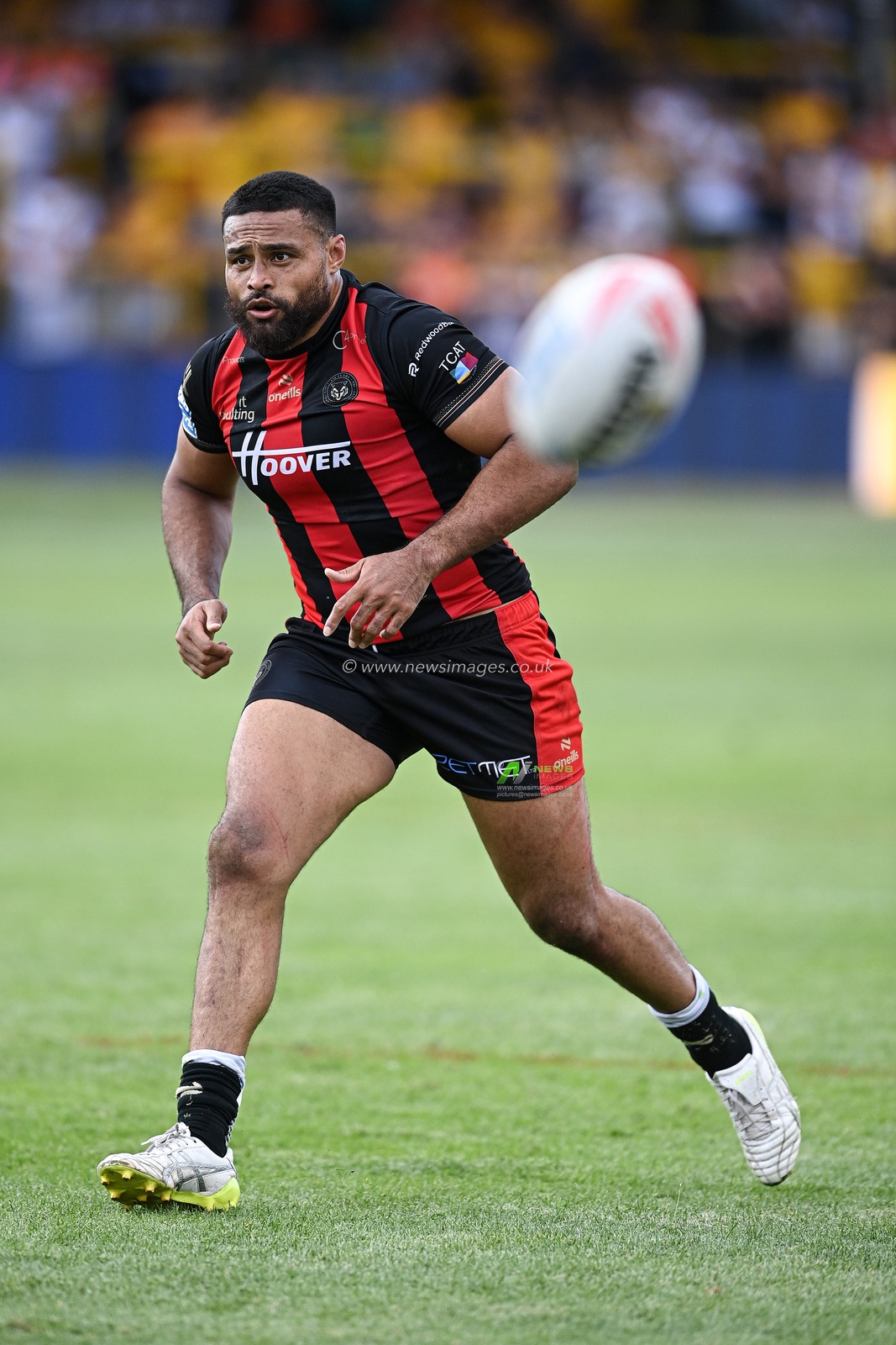 Toafofoa Sipley of Warrington Wolves during the Betfred Super League round 21 match Castleford Tigers vs Warrington Wolves at OneBore Stadium, Castleford, Untied Kingdom on 01 August 2026

(Photo by Ben Roberts/News Images)
