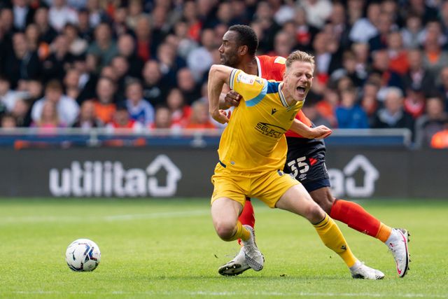 Sky Bet Championship Luton Town v Reading