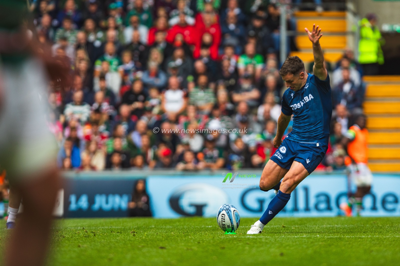 George Ford of Sale Sharks during the Gallagher Premiership Play-off Semi-final Leicester Tigers vs Sale Sharks at Mattioli Woods Welford Road Stadium, Leicester, United Kingdom, 7th June 2025

(Photo by Craig Evans/News Images)
