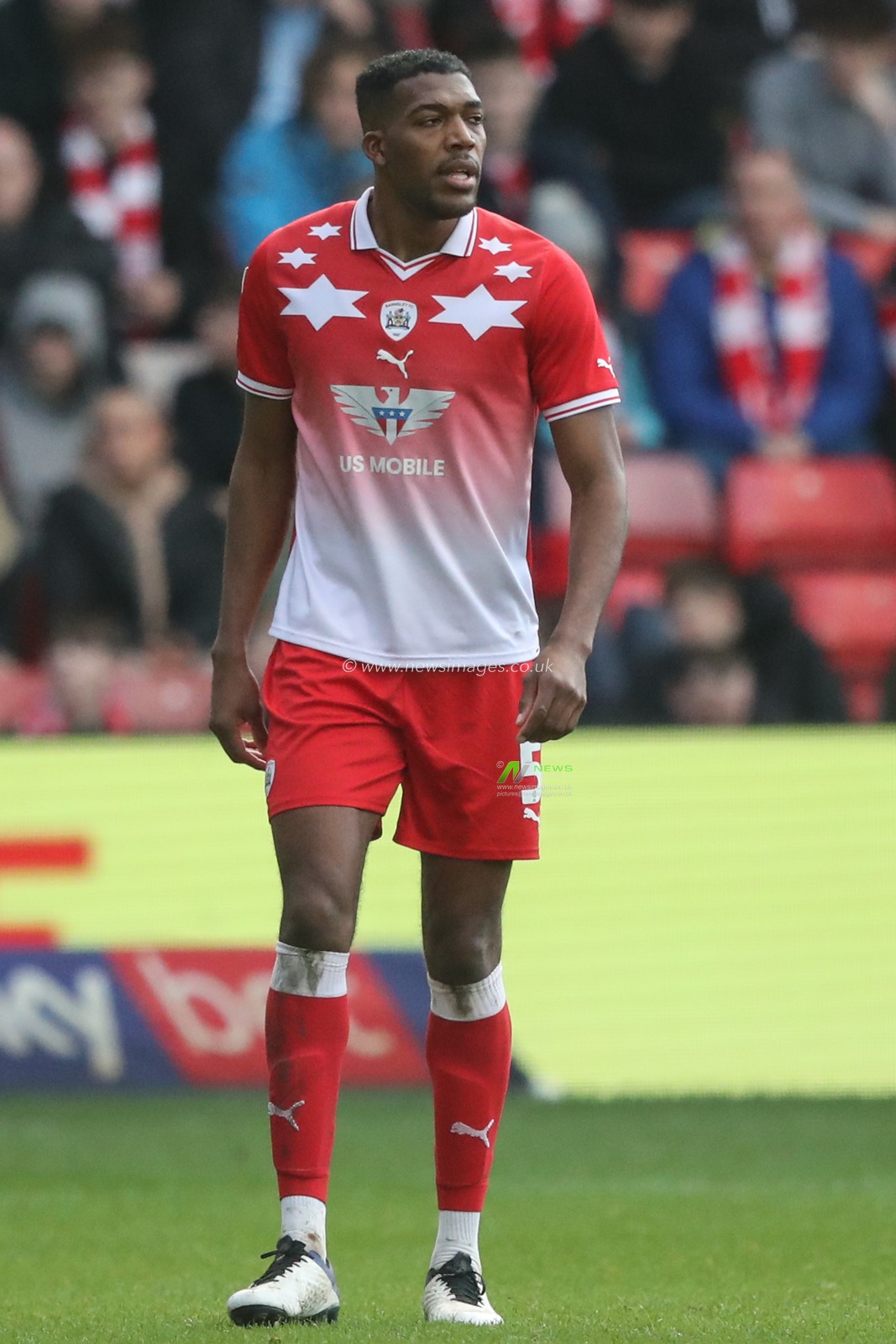 Donovan Pines of Barnsley during the Sky Bet League 1 match Barnsley vs Derby County at Oakwell, Barnsley, United Kingdom, 24th February 2024

(Photo by Alfie Cosgrove/News Images)