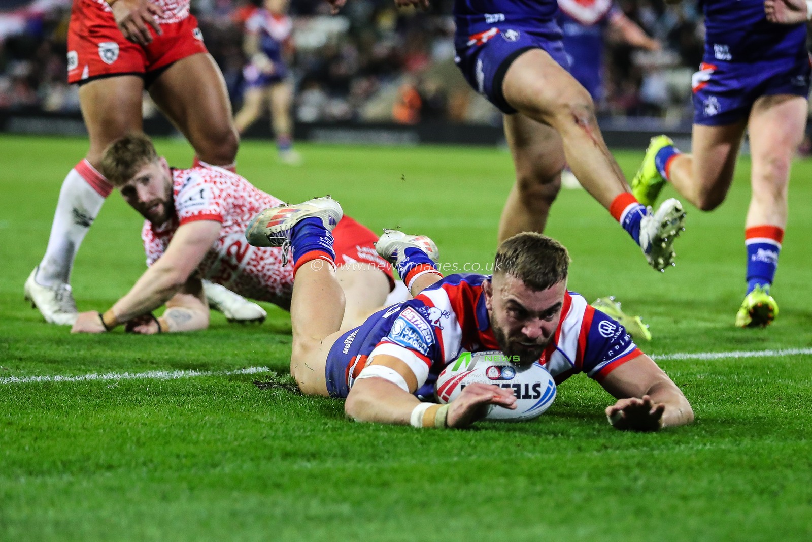 Mike McMeeken of Wakefield Trinity goes over for a try and makes the score 10-16 during the Betfred Super League Round 6 match Leigh Leopards vs Wakefield Trinity at Leigh Sports Village, Leigh, United Kingdom, 28th March 2025

(Photo by Gareth Evans/News Images)
