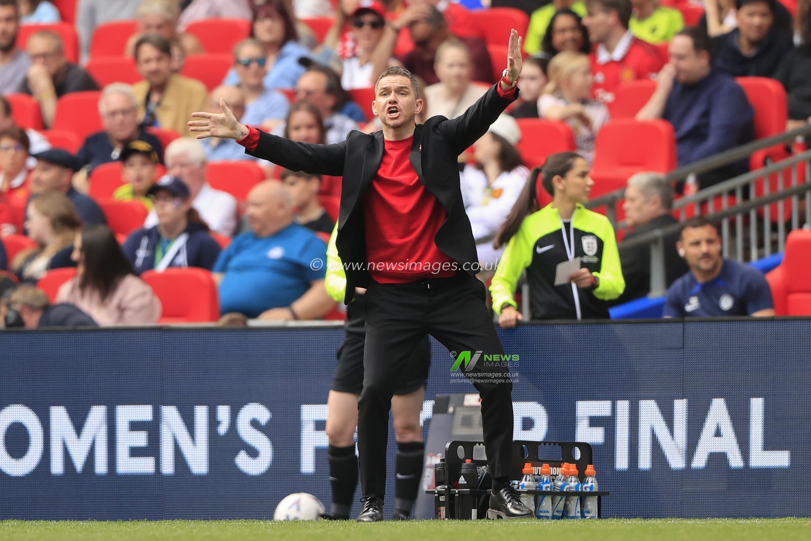 Marc Skinner the Manchester United Women's manager on the sidelines during the Vitality Women's FA Cup Final match Chelsea FC Women vs Manchester United Women at Wembley Stadium, London, United Kingdom, 14th May 2023

(Photo by Conor Molloy/News Images)