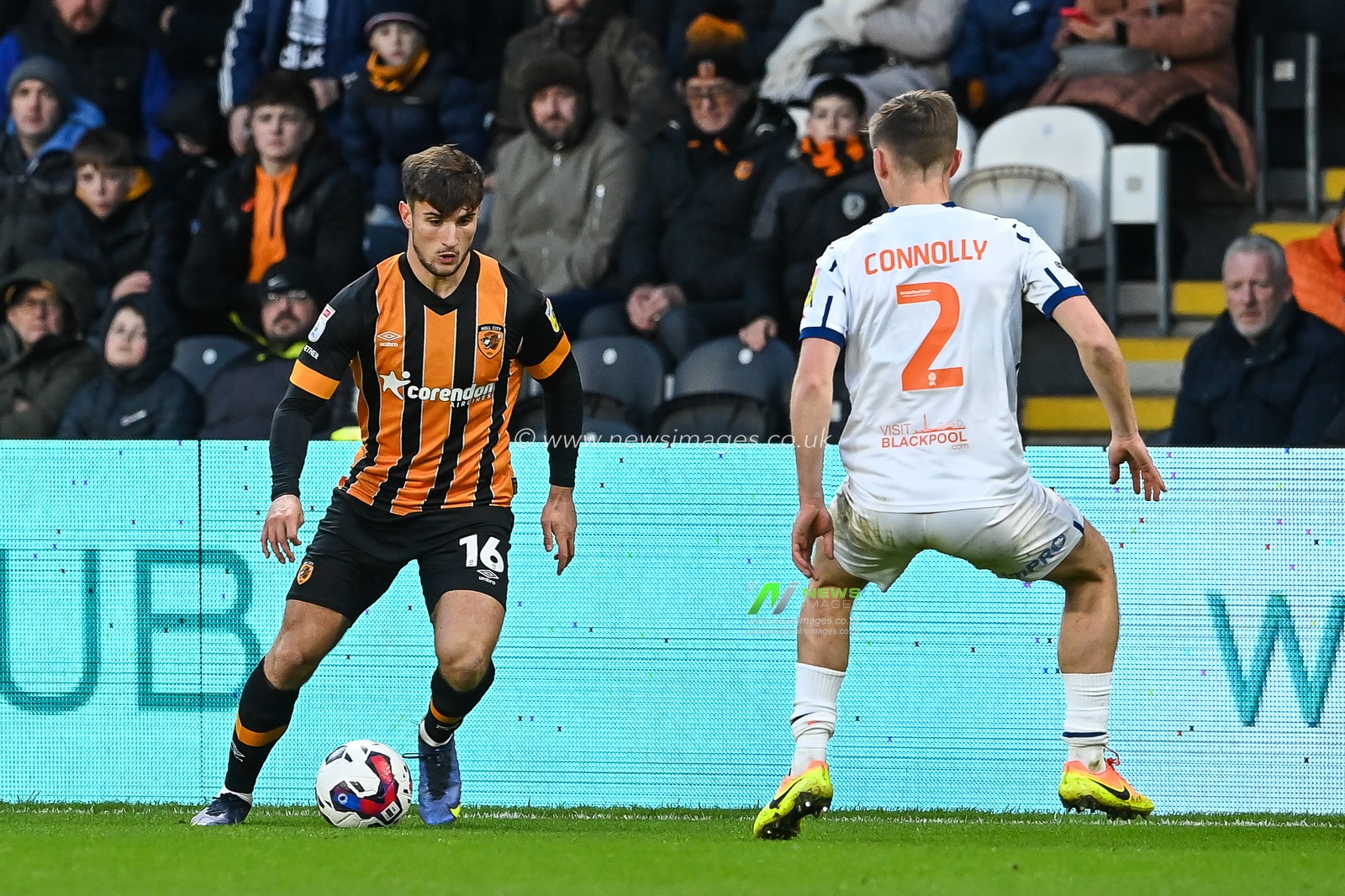 Ryan Longman #16 of Hull City in action  during the Sky Bet Championship match Hull City vs Blackpool at MKM Stadium, Hull, United Kingdom, 26th December 2022

(Photo by Craig Thomas/News Images)