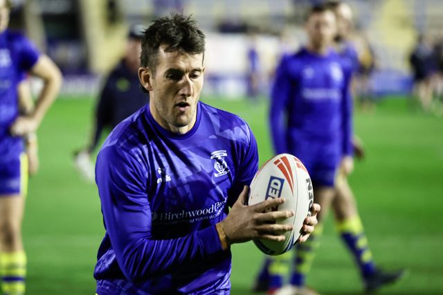 Stefan Ratchford of Warrington Wolves in the pre-game warm up during the Betfred Super League Round 6 match Warrington Wolves vs Leeds Rhinos at Halliwell Jones Stadium, Warrington, United Kingdom, 28th March 2025

(Photo by Mark Cosgrove/News Images)