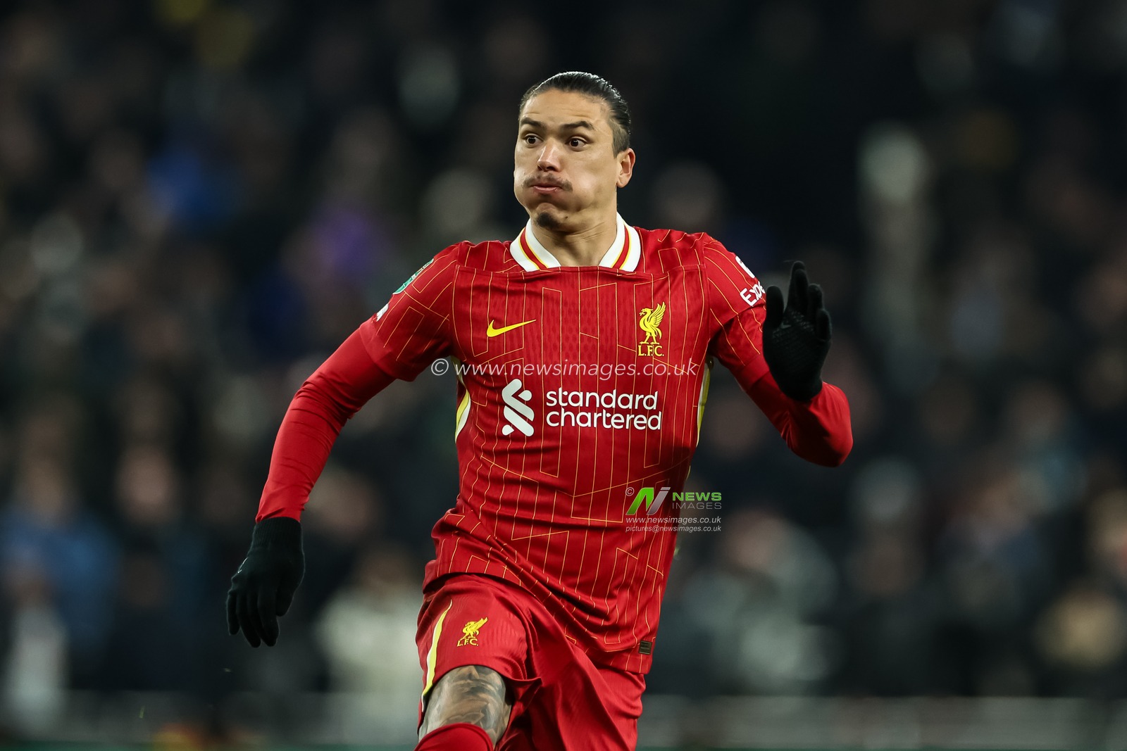Darwin NÃºÃ±ez of Liverpool during the Carabao Cup Semi-Finals First Leg Tottenham Hotspur vs Liverpool at Tottenham Hotspur Stadium, London, United Kingdom, 8th January 2025

(Photo by Mark Cosgrove/News Images)