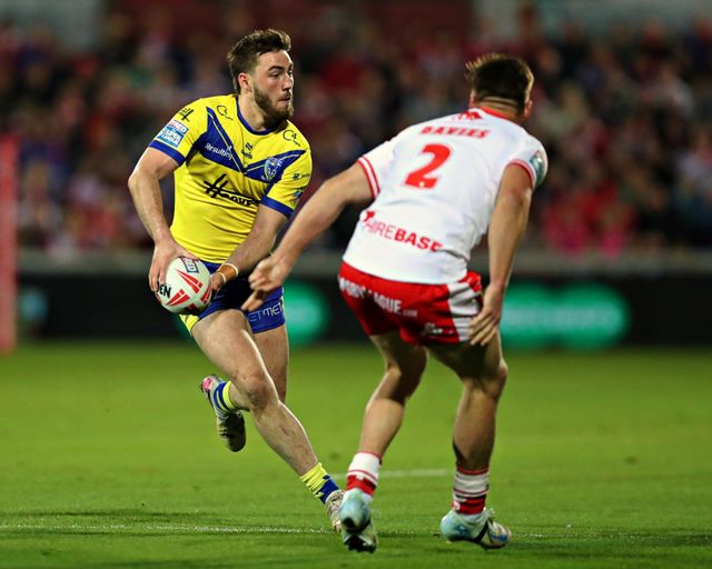 Adam Holroyd of Warrington Wolves during the Betfred Super League round 27 match Hull KR vs Warrington Wolves at Sewell Group Craven Park, Kingston upon Hull, United Kingdom, 18th September 2025(Photo by Sam Eaden/News Images)
