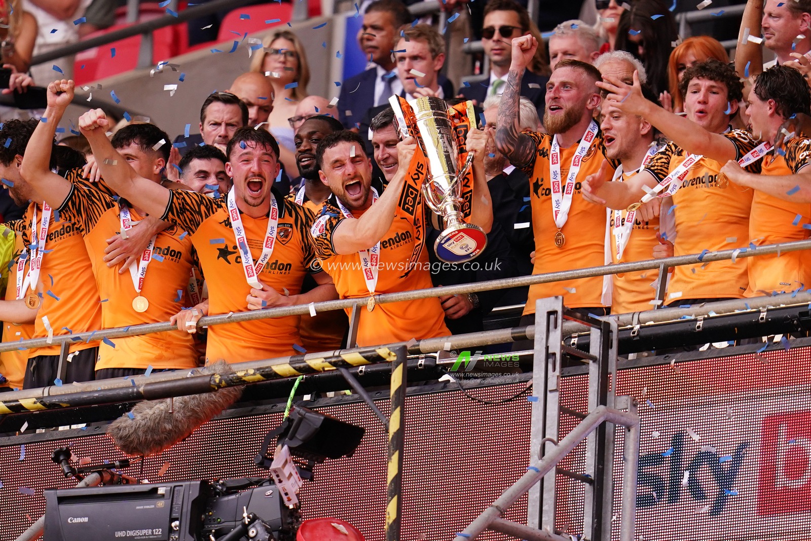 Hull city celebrate play off win during the Sky Bet Championship Playoffs Final match Hull City vs Middlesbrough at Wembley Stadium, London, United Kingdom on 23 May 2026

(Photo by Harvey Murphy/News Images)