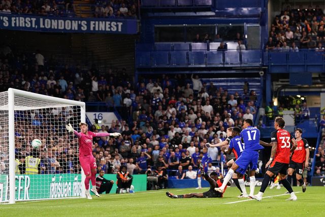 Danny Welbeck of Chelsea scores to make it 1-0 during the Carabao Cup round 2 match Chelsea vs Luton Town at Stamford Bridge, London, United Kingdom on 27 August 2026

(Photo by Harvey Murphy/News Images)