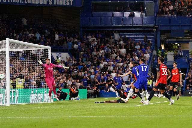 Danny Welbeck of Chelsea scores to make it 1-0 during the Carabao Cup round 2 match Chelsea vs Luton Town at Stamford Bridge, London, United Kingdom on 27 August 2026

(Photo by Harvey Murphy/News Images)