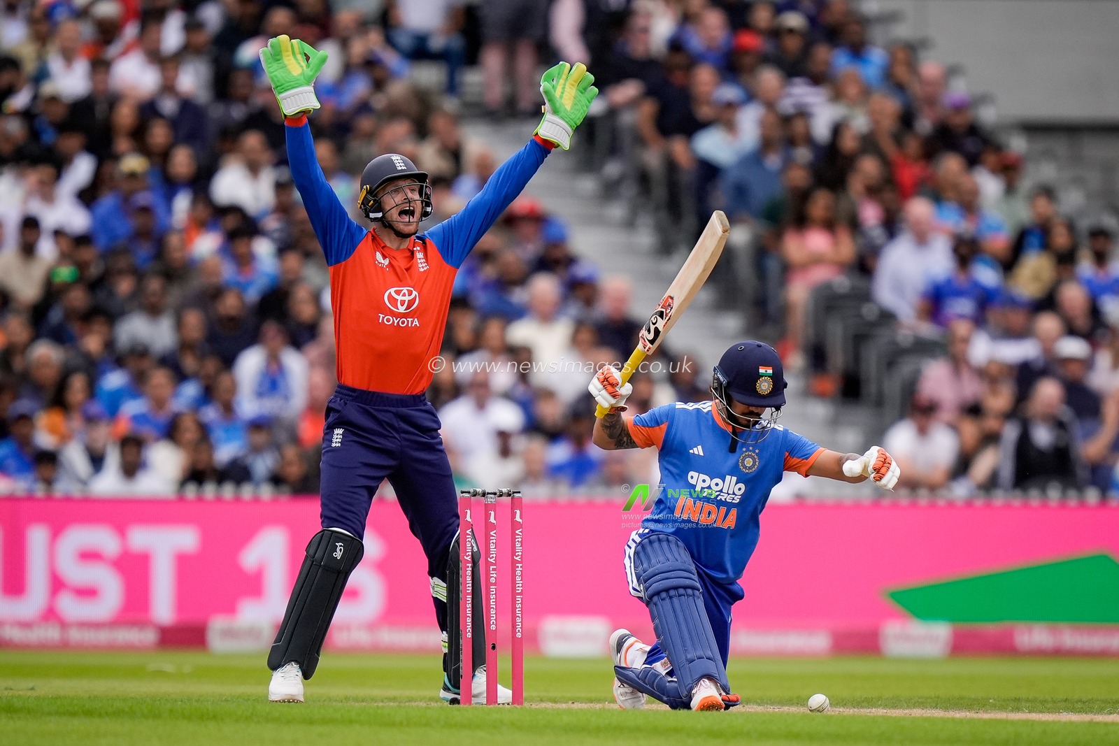 Jos Buttler of England appeals for LBW against Ishan Kishan of India  during the Second Vitality T20 International match England vs India at Old Trafford, Manchester, United Kingdom on 04 July 2026

(Photo by Maynard Manyowa/News Images)