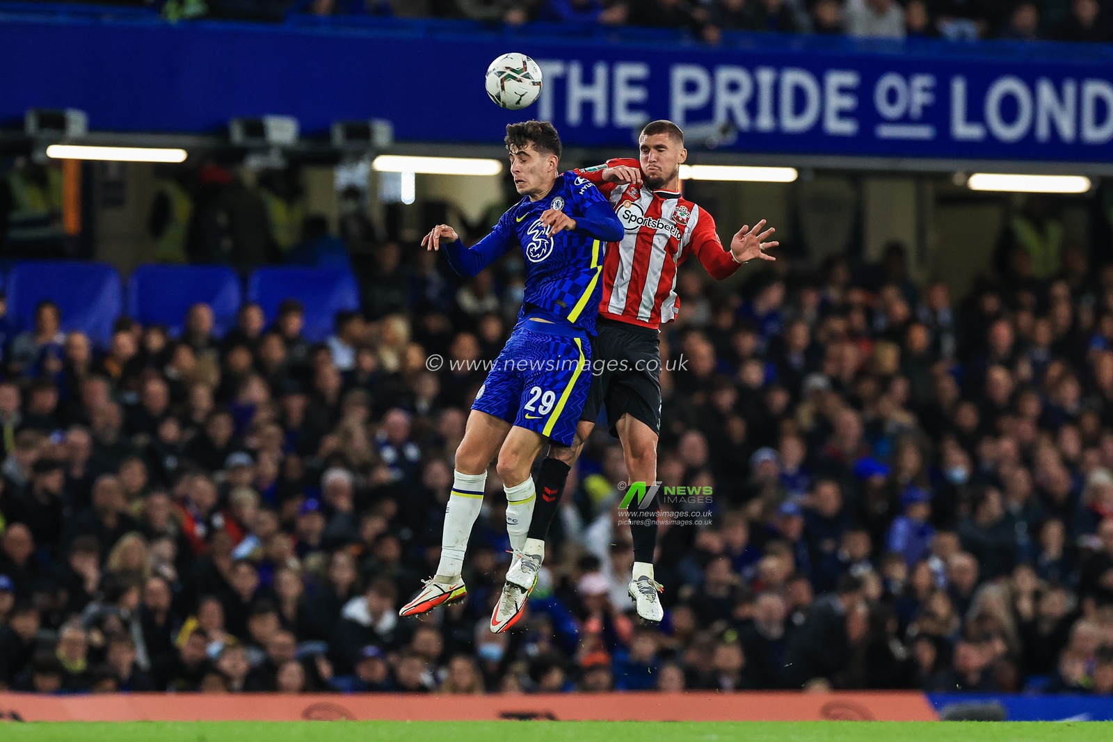 Kai Havertz #29 of Chelsea and Lyanco Vojnovic #4 of Southampton battles for the ball