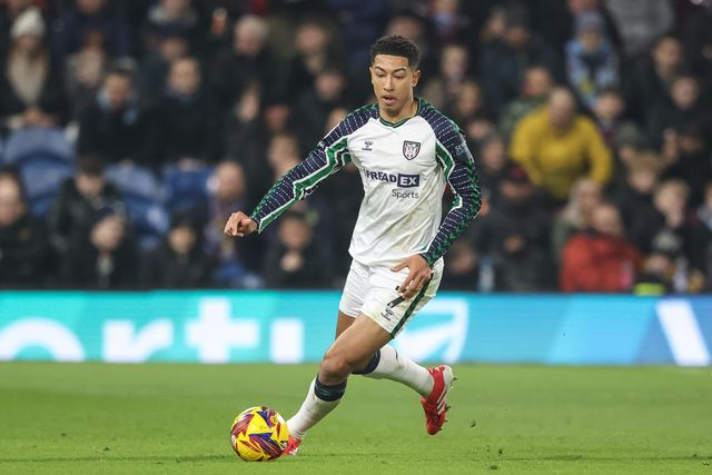 Jobe Bellingham of Sunderland breaks with the ball during the Sky Bet Championship match Burnley vs Sunderland at Turf Moor, Burnley, United Kingdom, 17th January 2025

(Photo by Alfie Cosgrove/News Images)