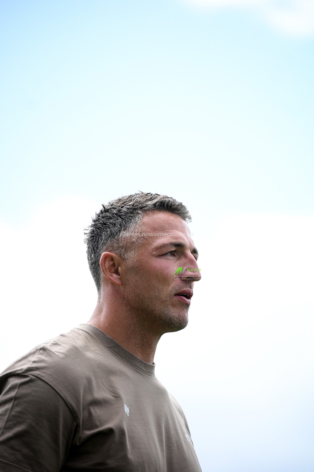 Sam Burgess, Head Coach of Warrington Wolves looks on prior to the Betfred Super League round 21 match Castleford Tigers vs Warrington Wolves at OneBore Stadium, Castleford, Untied Kingdom on 01 August 2026

(Photo by Ben Roberts/News Images)
