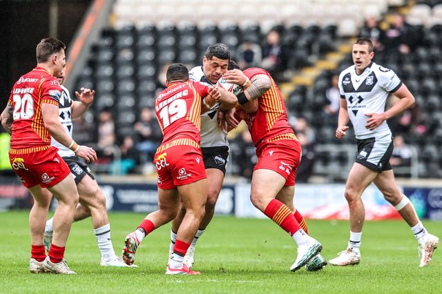 John Asiata of Hull FC is tackled by Kruise Leeming of Catalans Dragons during the Betfred Super League round 6 match Hull FC vs Catalans Dragons at MKM Stadium, Hull, United Kingdom on 29 March 2026

(Photo by Alfie Cosgrove/News Images)