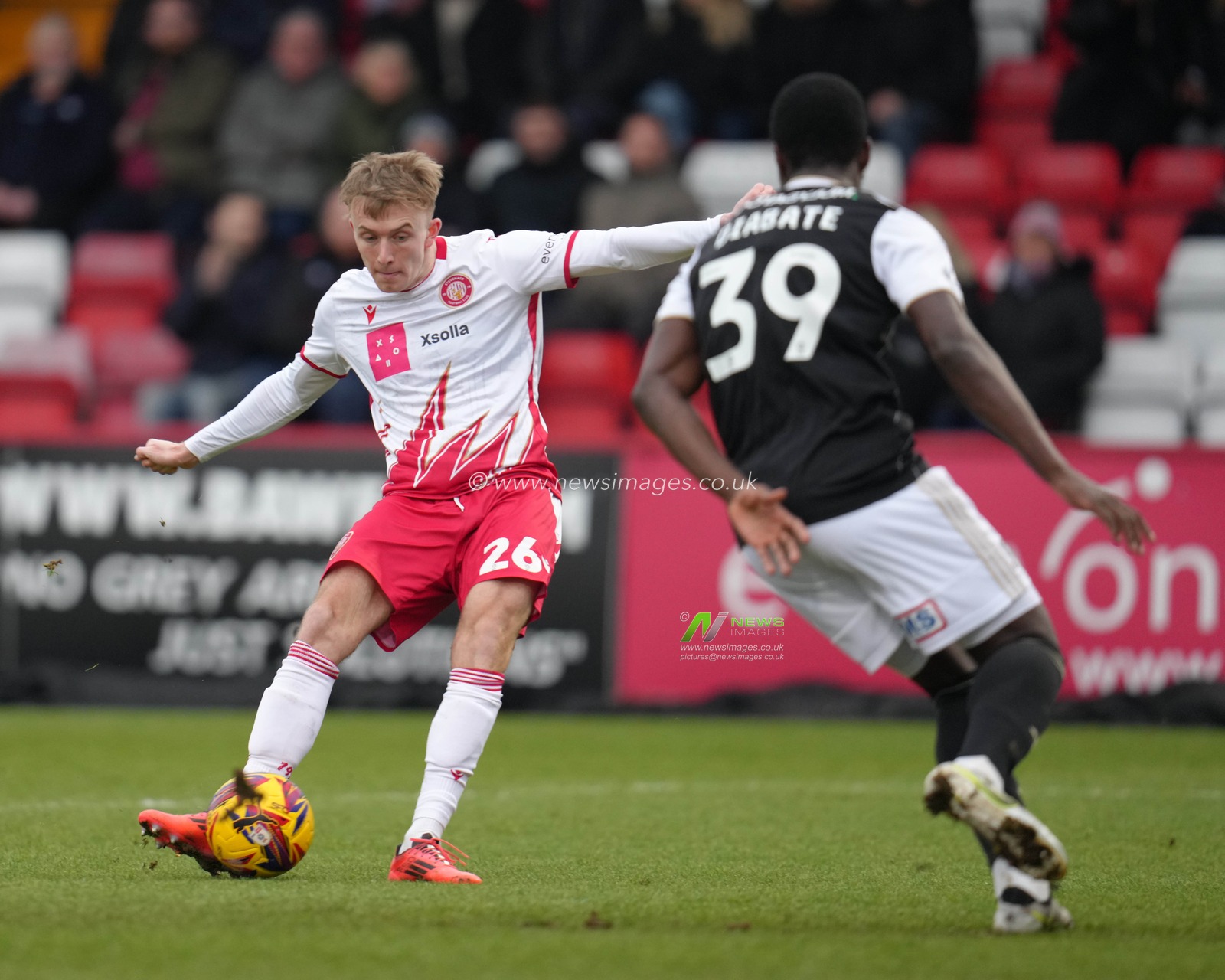 Eli King of Stevenage scores during the Sky Bet League 1 match Stevenage vs Exeter City at Lamex Stadium, Stevenage, United Kingdom, 1st February 2025

(Photo by Harvey Murphy/News Images)