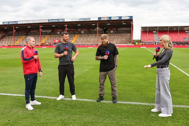 Ian Watson Hull KR assistant coach speaks with Jon Wilkin, Sam Tomkins and Jenna Brooks of Sky Sports Rugby League during the Betfred Super League round 12 match Hull KR vs Wigan Warriors at Sewell Group Craven Park, Hull, United Kingdom on 21 May 2026

(Photo by Mark Cosgrove/News Images)