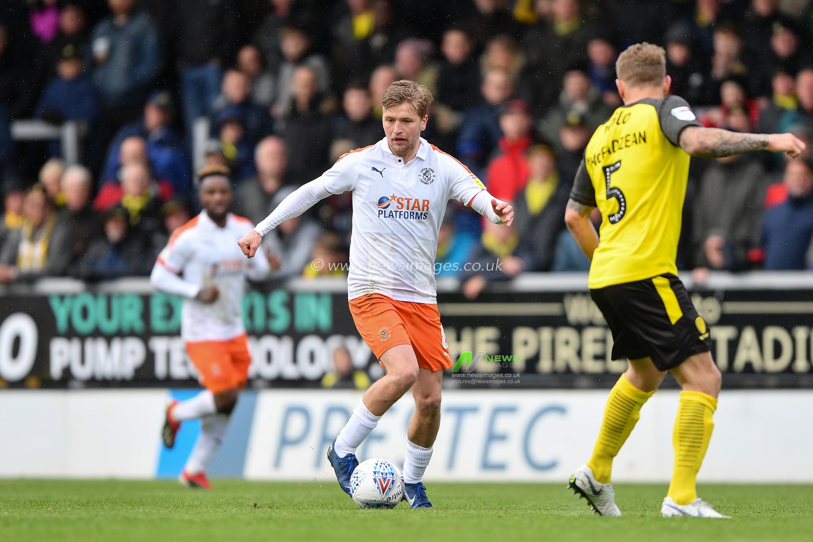 27th April 2019, Pirelli Stadium, Burton upon Trent, England; Sky Bet League One, Burton Albion vs Luton Town ; Luke Berry (8) of Luton Town 


Credit: Jon Hobley/News Images

English Football League images are subject to DataCo Licence