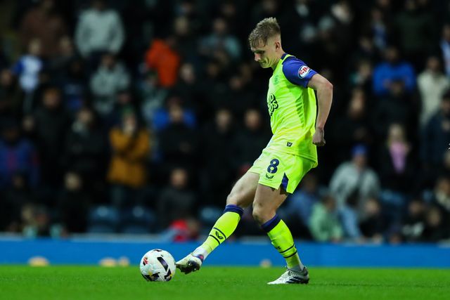 Ali McCann of Preston North End passes the ball forward during the Sky Bet Championship match Blackburn Rovers vs Preston North End at Ewood Park, Blackburn, United Kingdom on 20 February 2026

(Photo by Jorge Horsted/News Images)