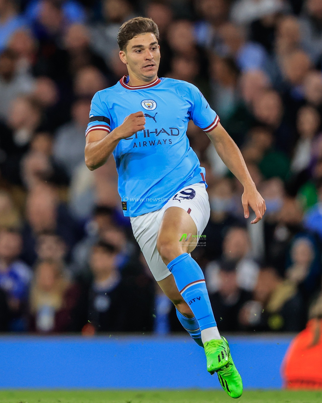 JuliÃ¡n Ãlvarez #19 of Manchester City during the UEFA Champions League match Manchester City vs Borussia Dortmund at Etihad Stadium, Manchester, United Kingdom, 14th September 2022

(Photo by Conor Molloy/News Images)